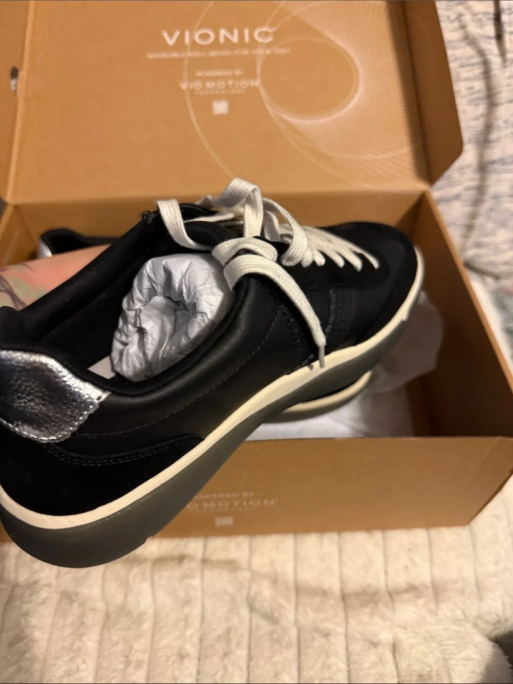 Vionic Men's Black Leather Sneaker with White Laces